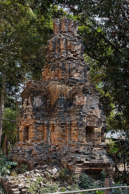 18-Prasat Tha Piang Tia-001